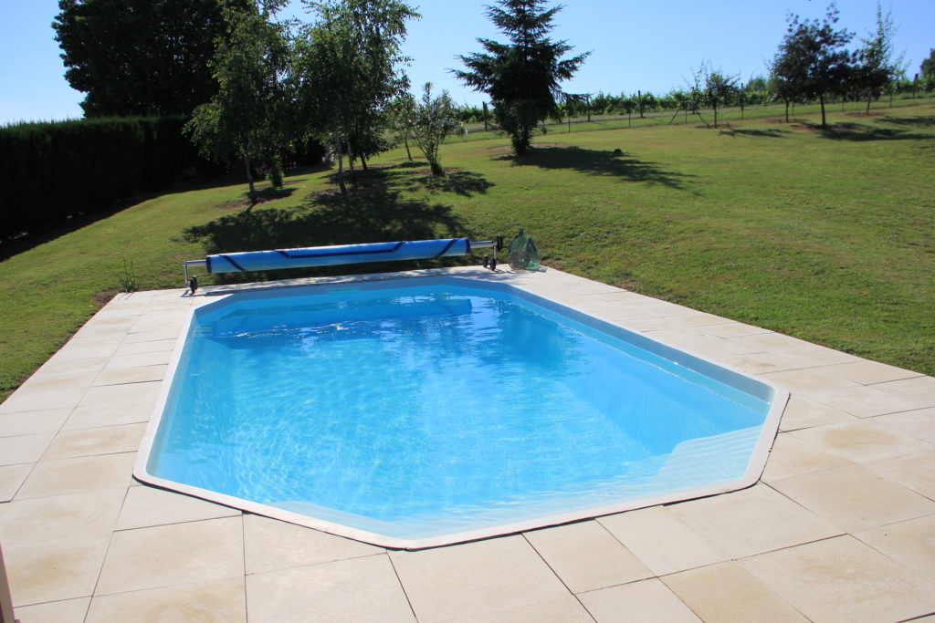 piscine topaze enterrée