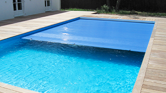 volet piscine roulant bleu